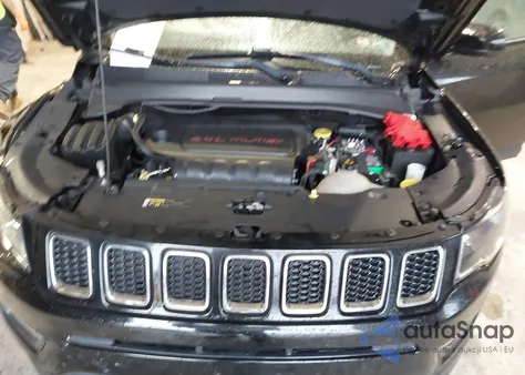 2019 Jeep Compass Latitude 4X4 from USA, damaged, VIN 3C4NJDBB7KT768136